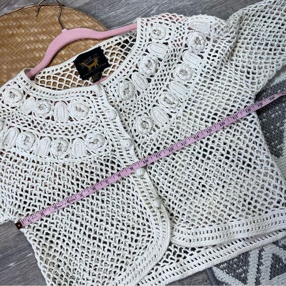 Vintage crochet 90’s cardigan with 3d flowers &‎ pearls cottagecore dainty S - Picture 6 of 8